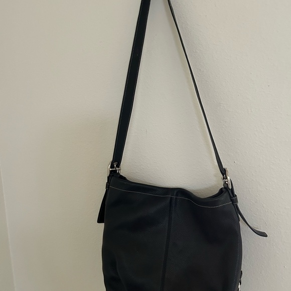 Coach Dark Navy Leather Bag with Light Blue Interior - Picture 4 of 7